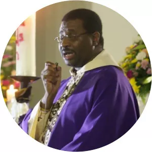 Robert Mogapi Mphiwe - 