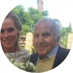 Robert Naify - American businessman