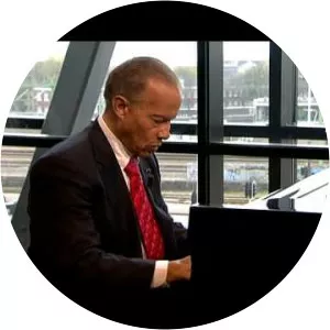 Robert Rojer Musician