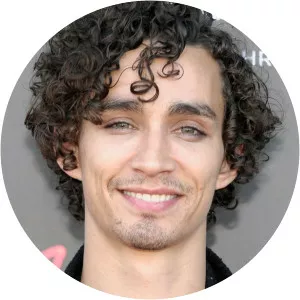 Robert Sheehan