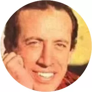 Roberto Yanés - Singer