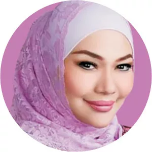 Robiatul Adawiyah - Muhammad Zainul Majdi's ex-wife