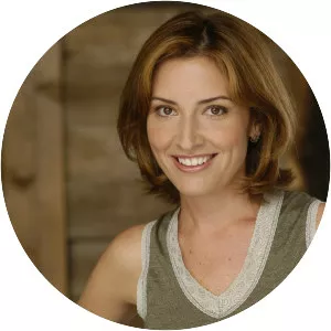 Robyn Paris - Actress