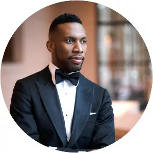 Roderick Cox - Conductor