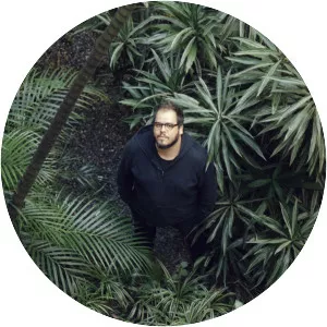 paper dollhouse rodrigo tavares