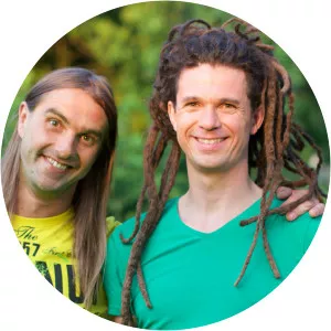 Rodscha aus Kambodscha und Tom Palme - Musical group