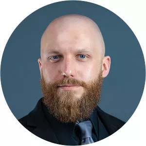 Roger. Riddell - Author