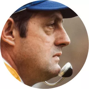 Roger Theder - American football player