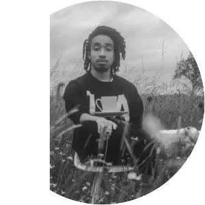 Roiael - Singer-songwriter