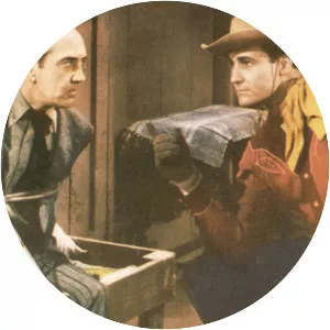 Rolling Down the Great Divide - 1942 ‧ Western ‧ 59 mins