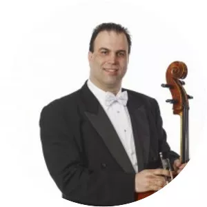 Roman Mekinulov - Cellist