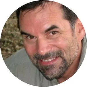 Ron Leavitt - American television writer