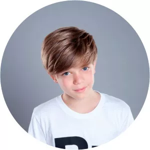 Ronan Parke - Singer