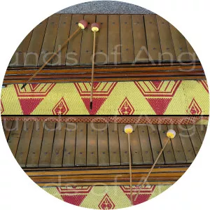 Roneat dek - Musical instrument