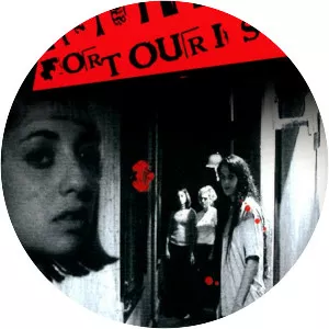 Rooms for Tourists - 2004 ‧ Thriller/Mystery ‧ 1h 33m