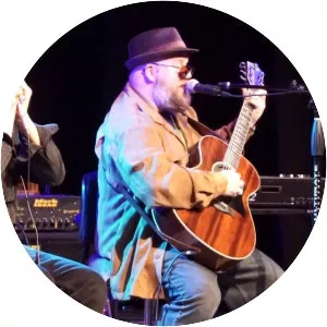 Roots & Dore - Singer