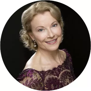 Rosa Lamoreaux - Soprano