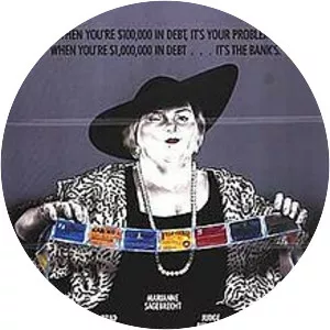 Rosalie Goes Shopping - 1989 ‧ Comedy/Satire ‧ 1h 34m