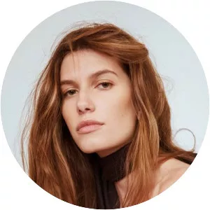 Rose Gilroy - Rene Russo's daughter