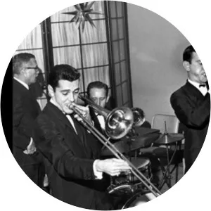 Rose of Washington Square - 1939 ‧ Black and white/Drama ‧ 1h 26m