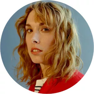 Rosie Valland - Singer-songwriter