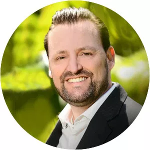 Rowan Gibson - Author