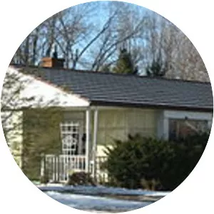 Roy and Iris Corbin Lustron House