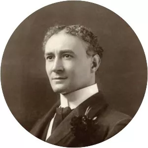 Roy Redgrave - Commander