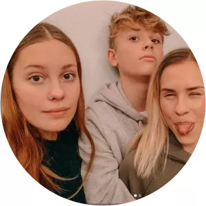 Rozárka Prachařová - Josefína Prachařová's sister