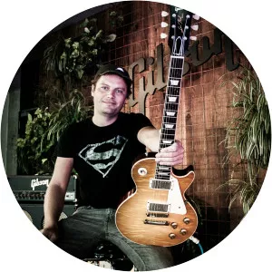 Ruben Hoeke - Guitarist