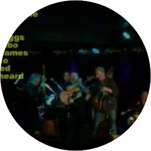 Russell DeCarle - Singer