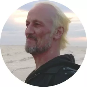 Russell Newcombe - Author