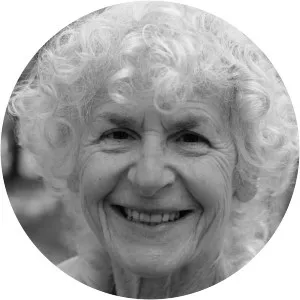 Ruth Lewinsky photograph