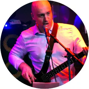 S. S. G. (Svastikos Sukitės Greitai)