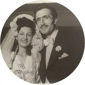 Sabahat Selma Tezakın - Özdemir Asaf's wife