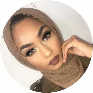 Sabina Hannan - YouTuber