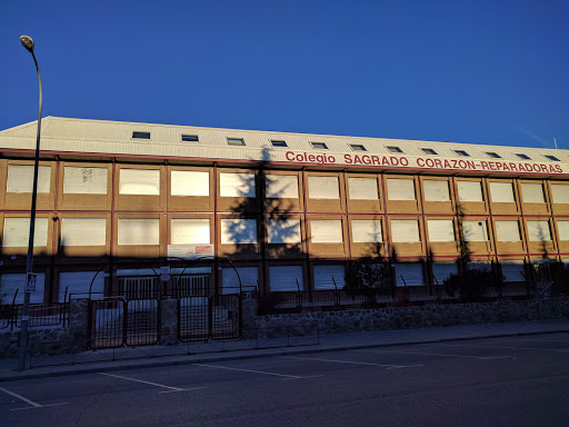 Sacred Heart School Reparadoras - Charter school in Majadahonda, Spain