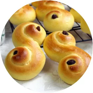 Saffron bun