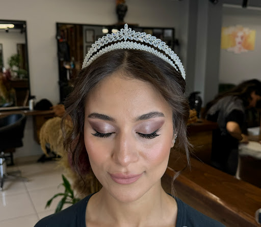 Saloon 34 Coiffeur Kartal - Hairdresser in Istanbul