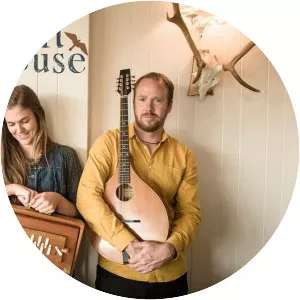 shooglenifty salt house - Musical band