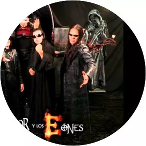 Salvador Y Los Eones