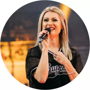 Samantha Evans - Singer-songwriter