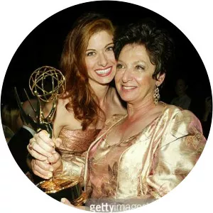 Sandra Simons - Singer ‧ Debra Messing's mother