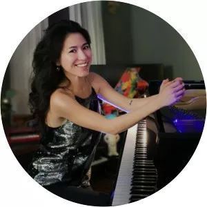 Sangah Noona - YouTuber