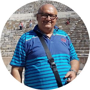 Sanjiv Kakar - Prakriti Kakar's father