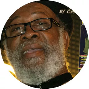 Santa Davis - Musician