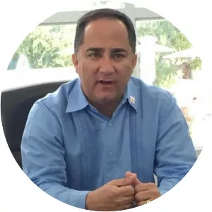 Santos Seda photograph