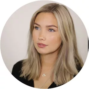 Sara Farell - Musical artist