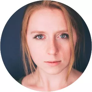 SARA HOLLAND photograph