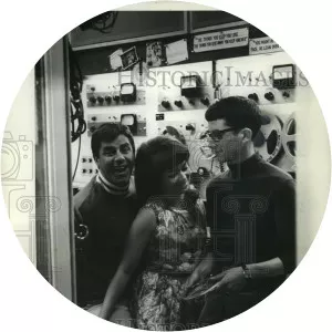 Sara Jane Suzara - Gary Lewis' ex-wife